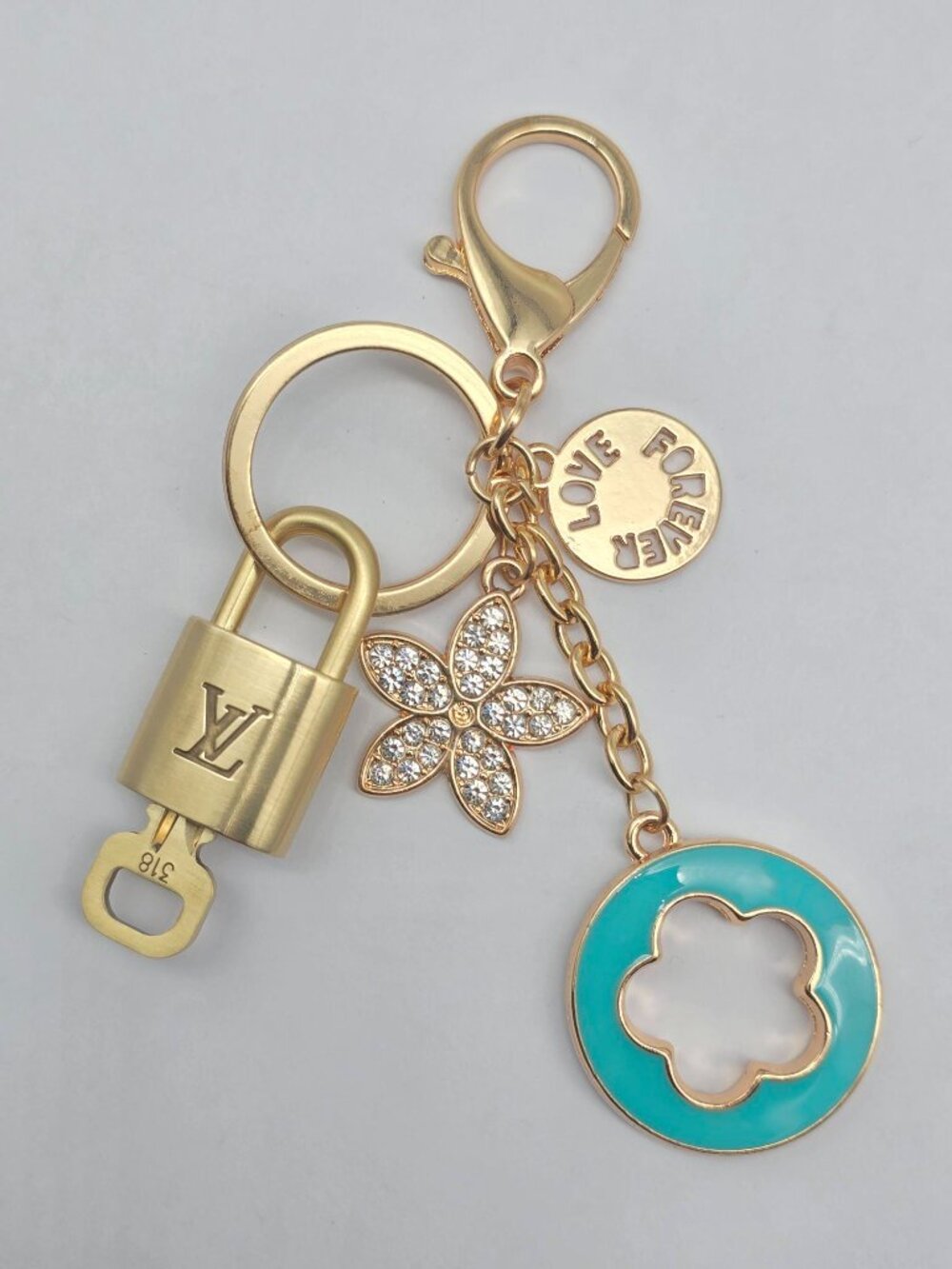 Authentic LV Louis Vuitton Gold Lock & Key 🔑 Unbranded Flower Keychain Charm - Picture 3 of 10